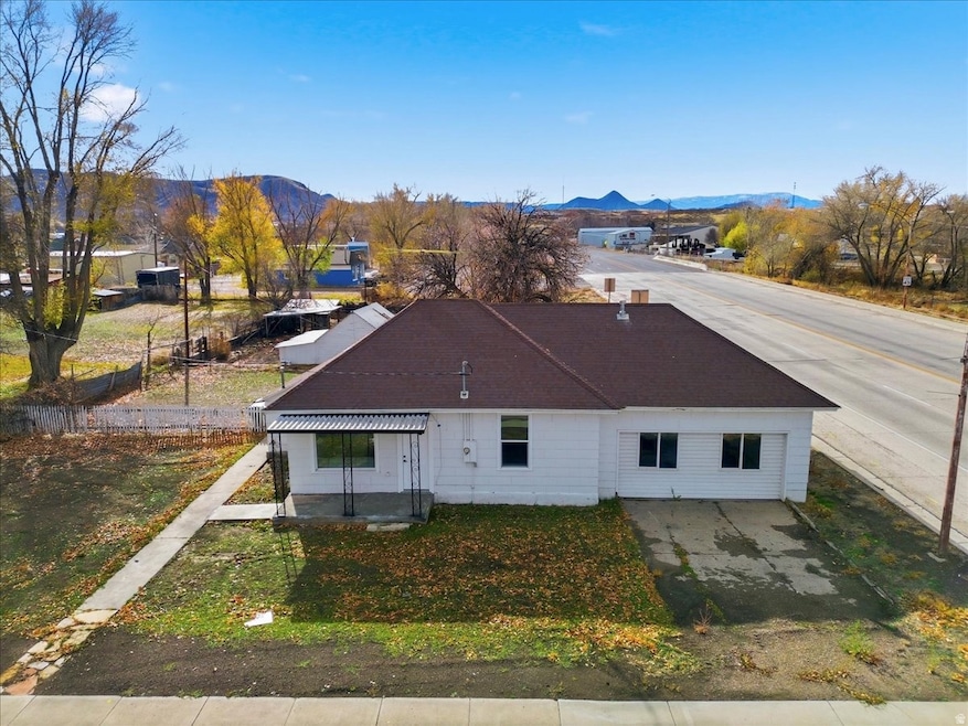 12 E 200 S, Salina, UT 84654 - photo 1