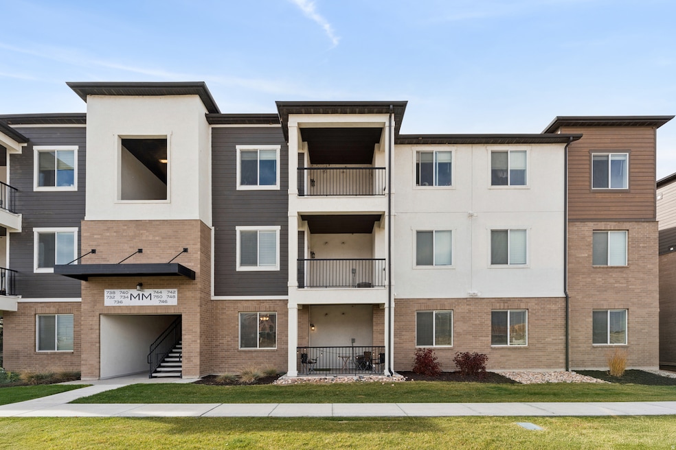 746 N 260 W unit MM102, Vineyard, UT 84059 - photo 1