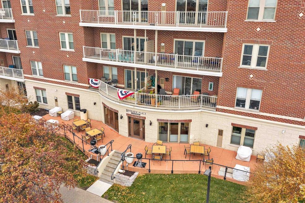 Washington Square Apartments unit 104B, Green Bay, WI 54301 - photo 1