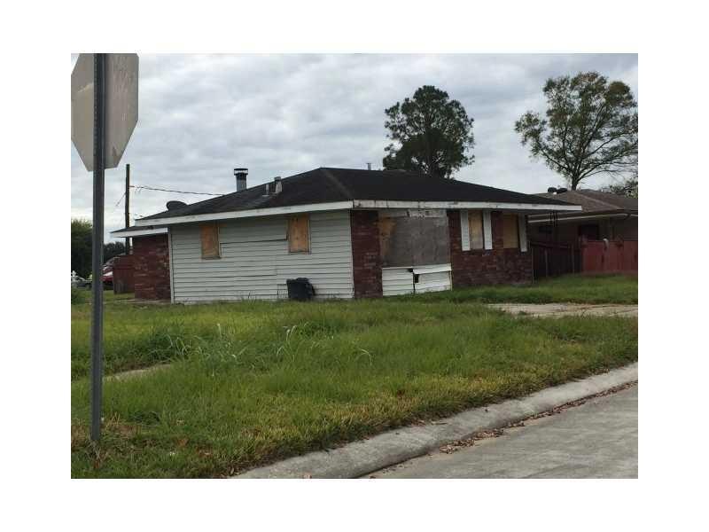 Facade/Exterior Front.