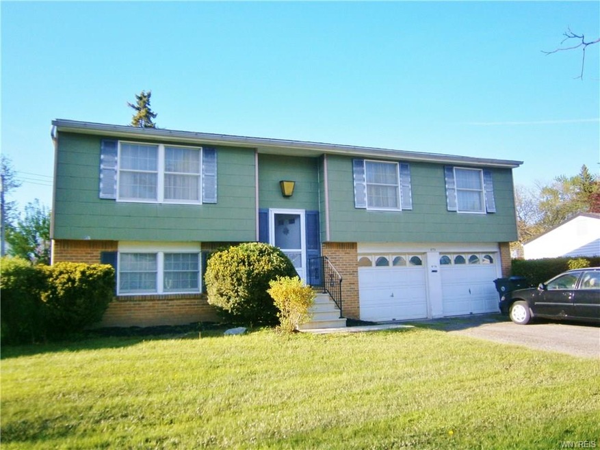 878 Deerfield Dr, North Tonawanda, NY 14120 - photo 1