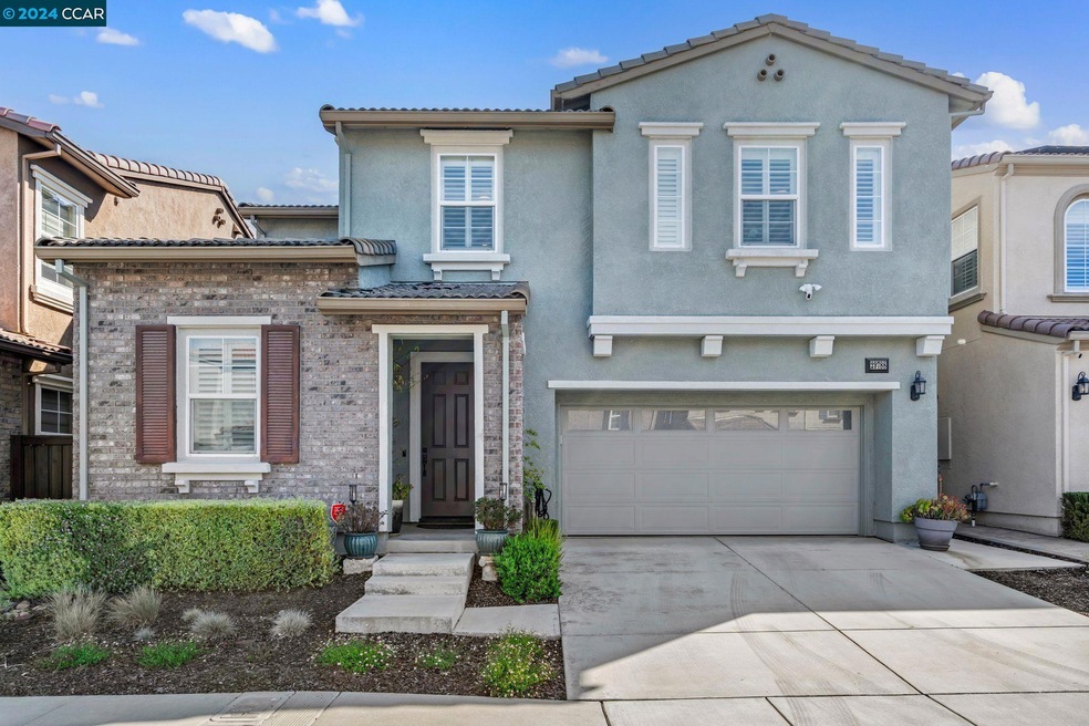 Sold $1,775,000 • Co-Listing Agent