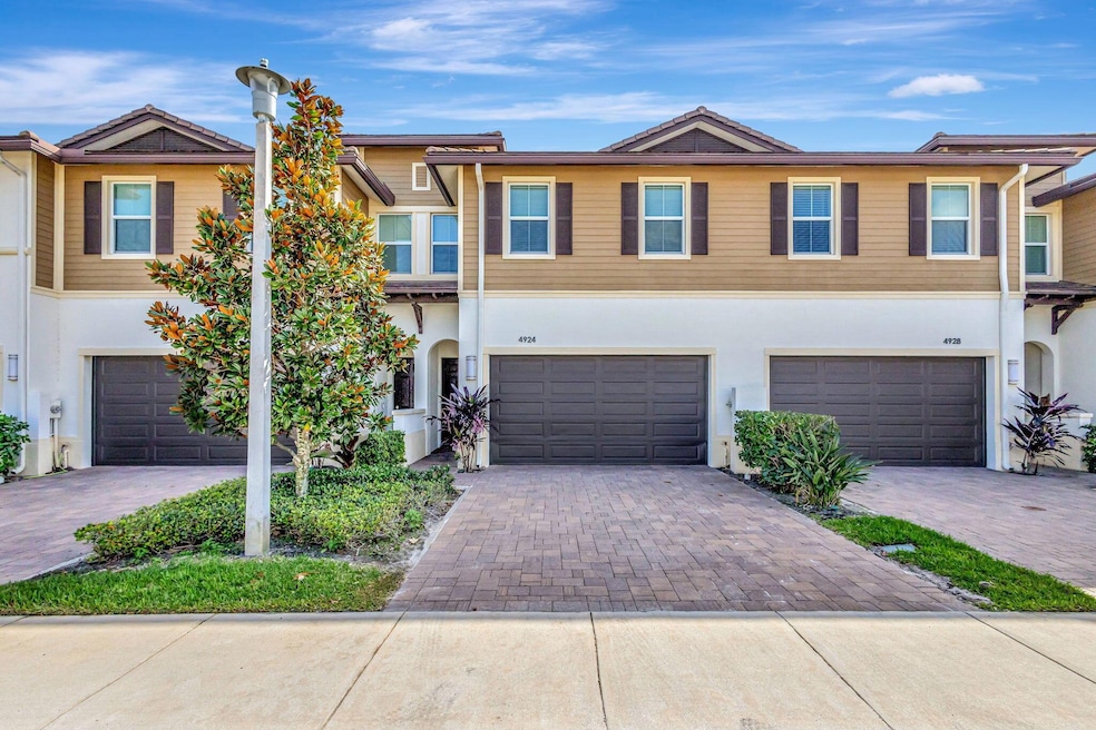 4924 Pointe Midtown Way unit 21, Palm Beach Gardens, FL 33418 - photo 1