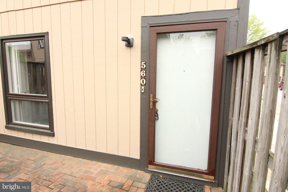 560 Glen Ct unit 33D, Glen Burnie, MD 21061 - photo 1