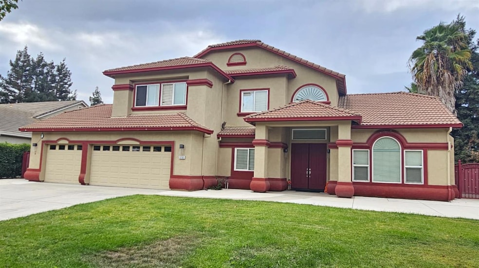 For Sale $900,000 • Co-Listing Agent