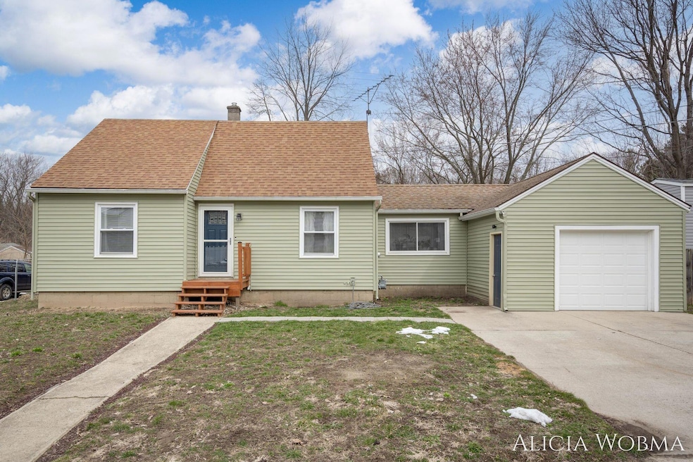 147 Fontenelle St - Front