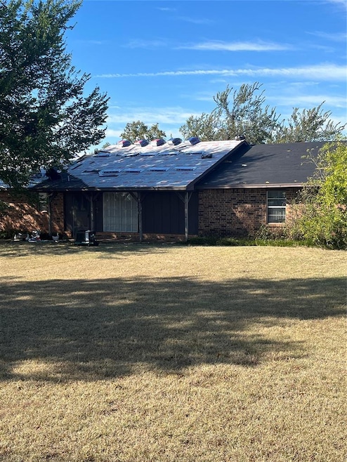 1015 N Midwest Blvd, Guthrie, OK 73044 - photo 1