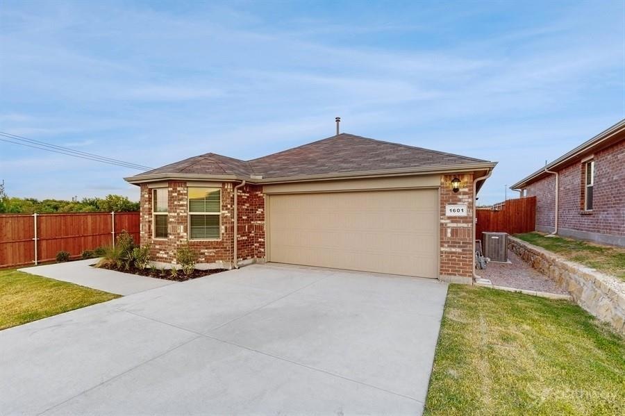 1601 Gatesville Ct, Fort Worth, TX 76108 - photo 1