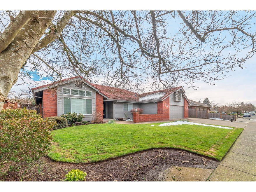 2993 Metolius Dr, Eugene, OR 97408 - photo 1