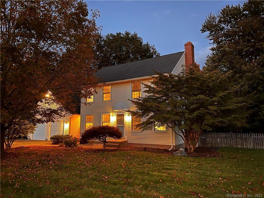 53 Bentley Dr, Manchester, CT 06042 - photo 1