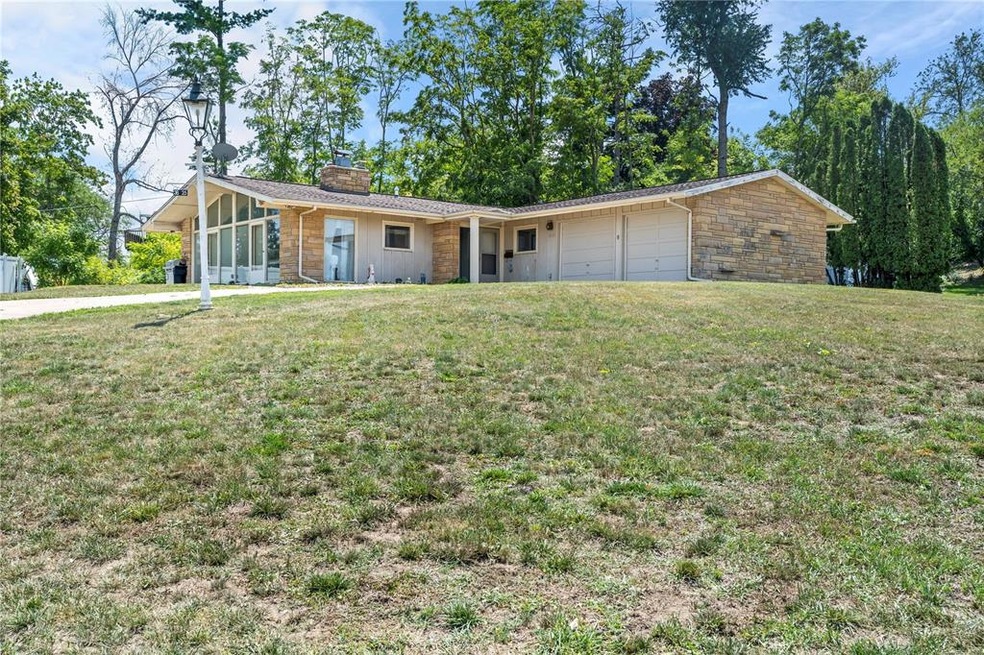 3835 Indiandale Cir SE, Cedar Rapids, IA 52403 - photo 1