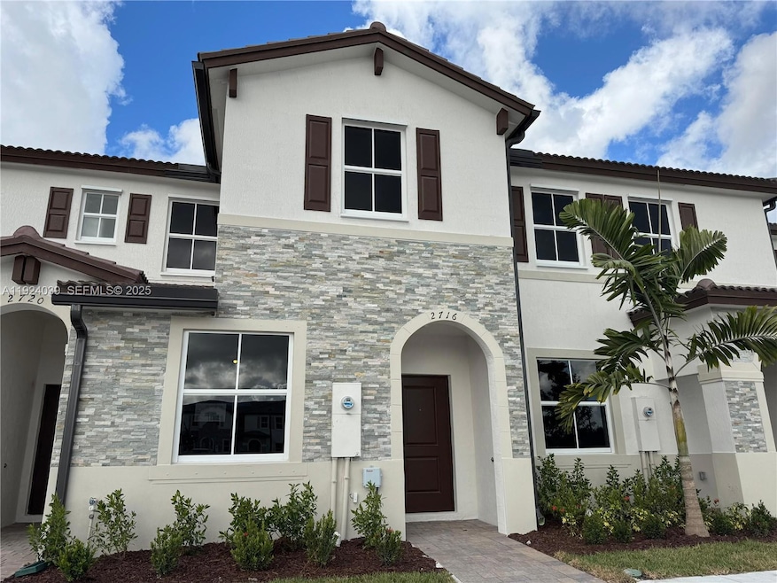 2716 SE 26th Ave, Homestead, FL 33035 - photo 1