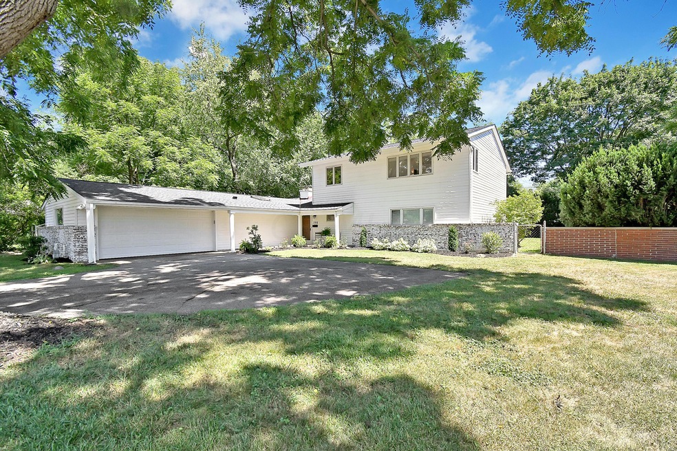 298 Flint Ridge Dr. Gahanna OH 43230-2