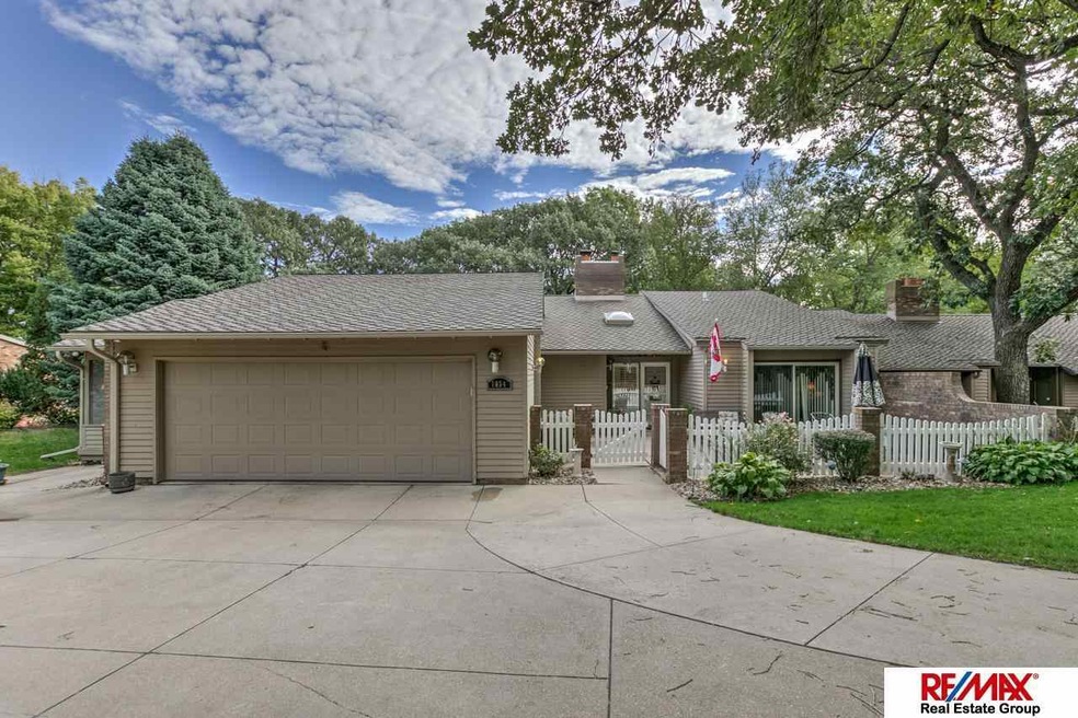 1024 S 112th Plaza, Omaha, NE 68154 - photo 1