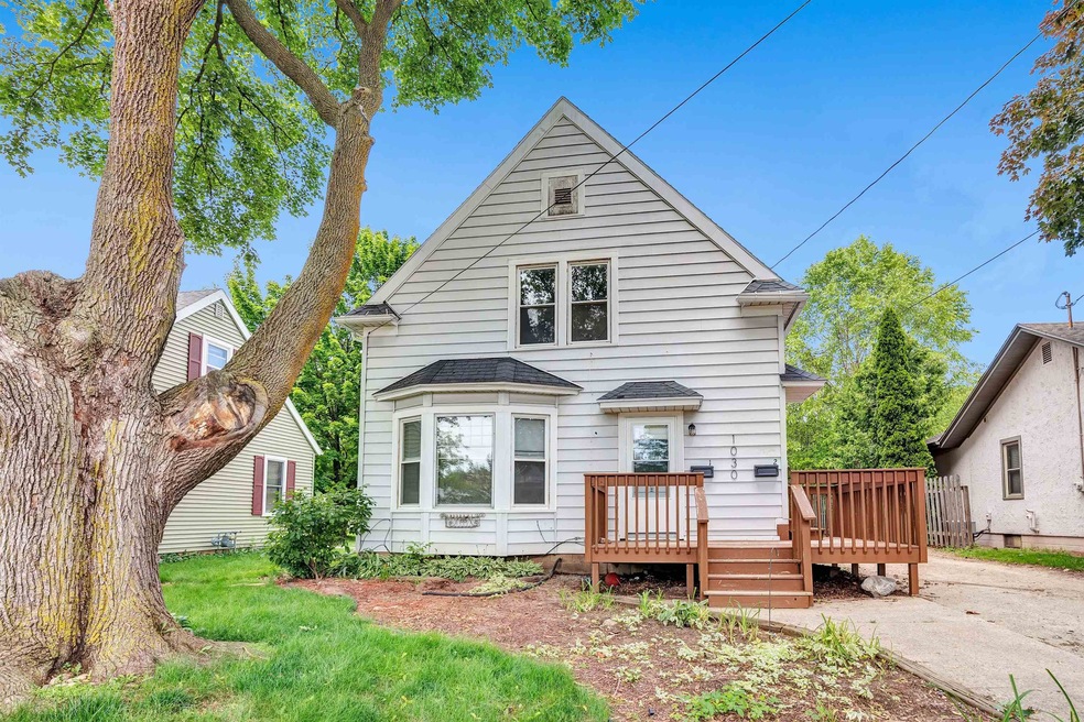 1030 W Kamps Ave, Appleton, WI 54914 - photo 1