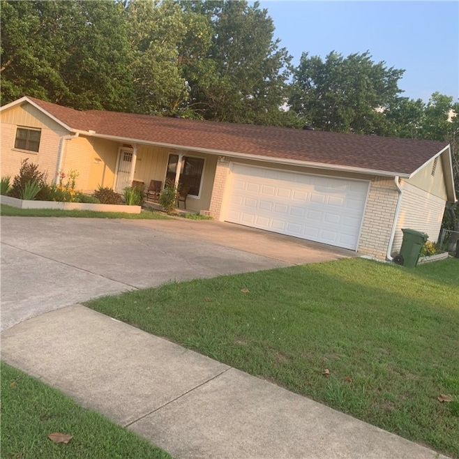 Spacious Driveway
