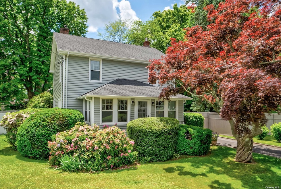 11 Willow Place, Glen Head, NY 11545 - photo 1