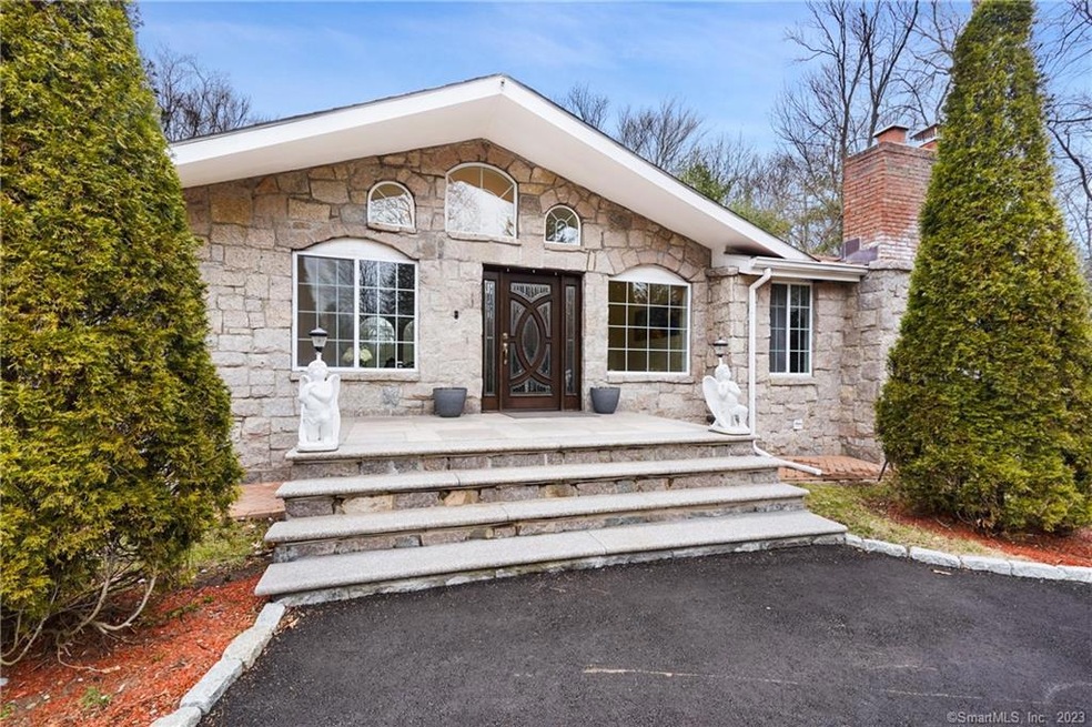 69 Chestnut Hill Rd, Stamford, CT 06903 - photo 1