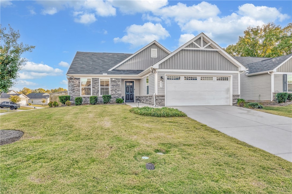 803 Shady Oak Ct, Boiling Springs, SC 29316 - photo 1