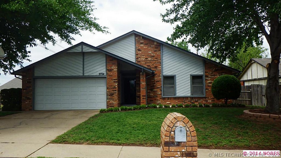 2704 W Honolulu St, Broken Arrow, OK 74012 - photo 1