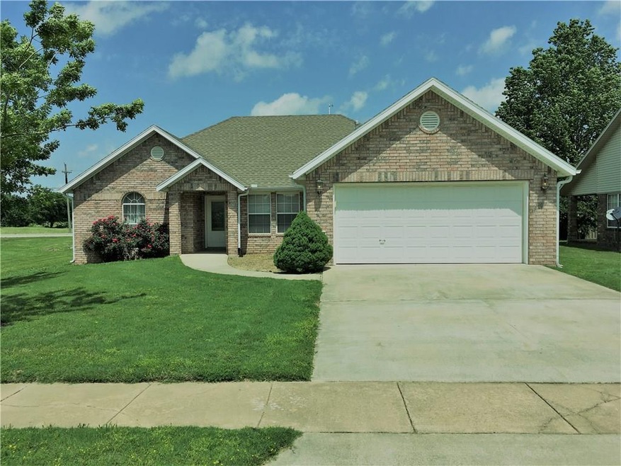 606 Westwood Ave, Prairie Grove, AR 72753 - photo 1