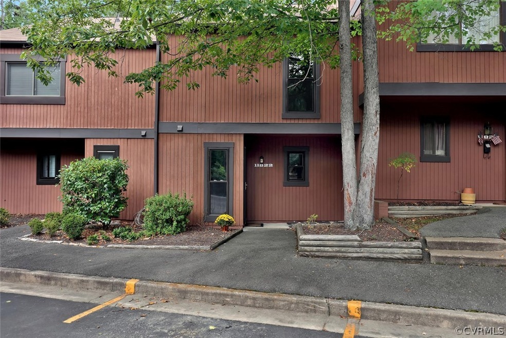Nice interior 2-bedroom unit just down from the po