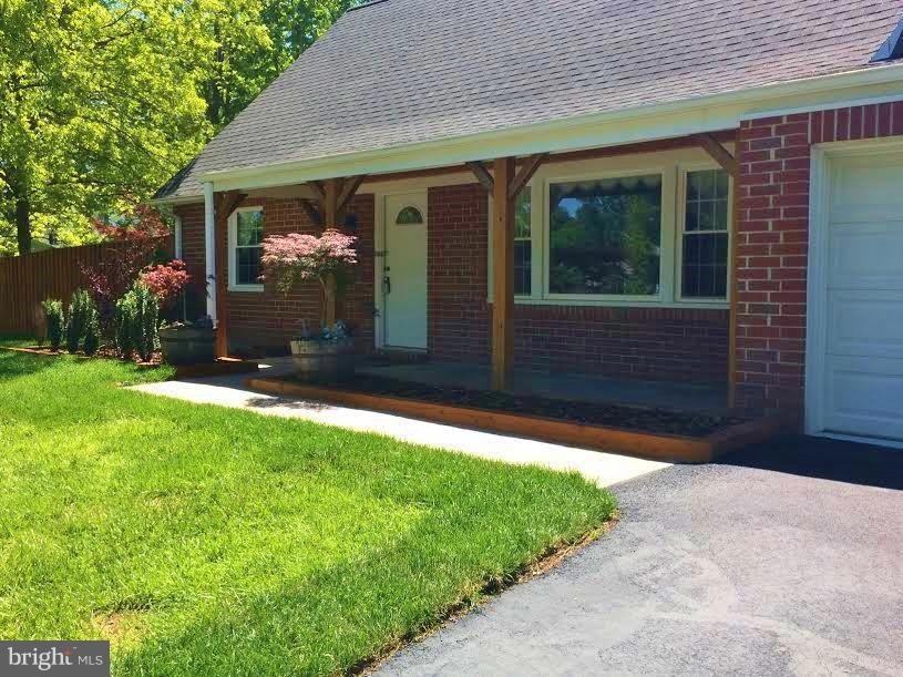 13130 Maltese Ln, Fairfax, VA 22033 - photo 1