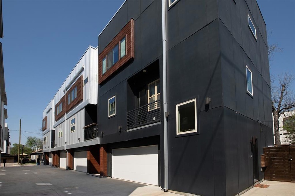 5714 Bryan Pkwy unit D, Dallas, TX 75206 - photo 1