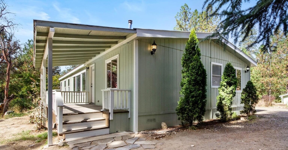 1157 Plumtree Ln, Grants Pass, OR 97526 - photo 1