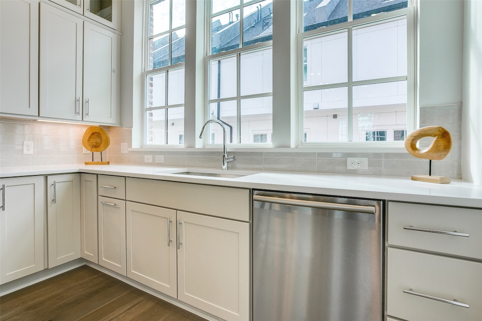 4636 Warwood Ln, Dallas, TX 75219 - photo 1