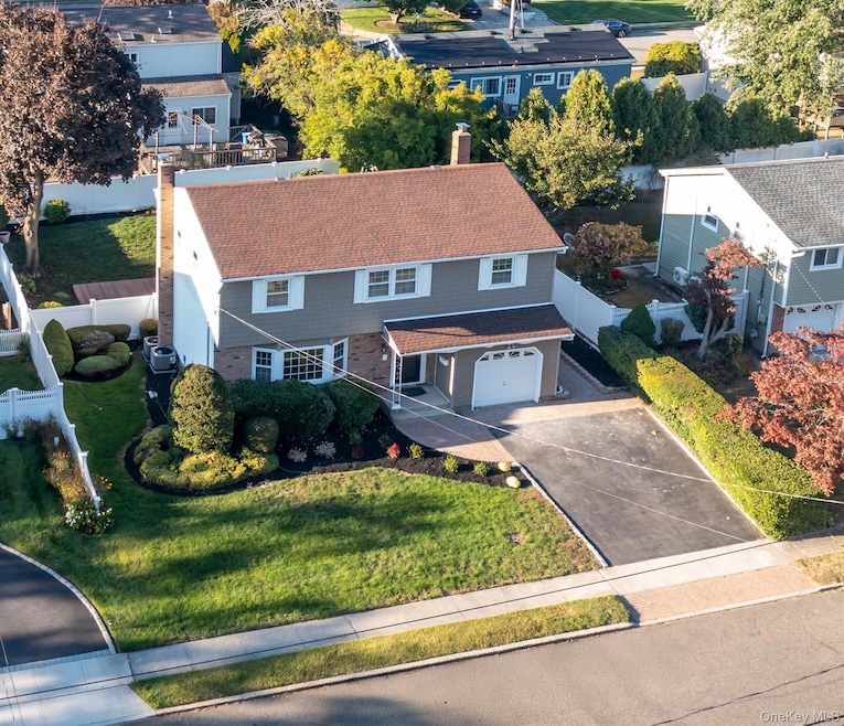 For Sale $828,000 • Co-Listing Agent