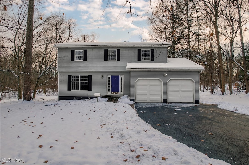 9201 Old Meadow Dr, Chagrin Falls, OH 44023 - photo 1