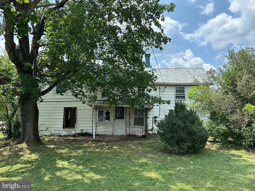 750 W Main St, Luray, VA 22835 - photo 1