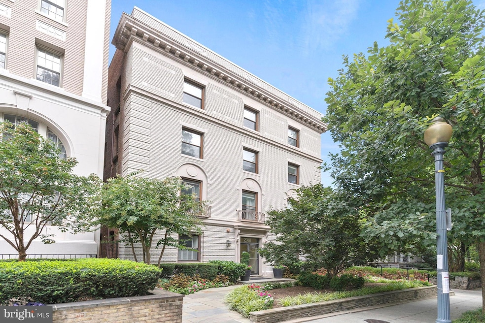 2310 Ashmead Place NW unit 402, Washington, DC 20009 - photo 1