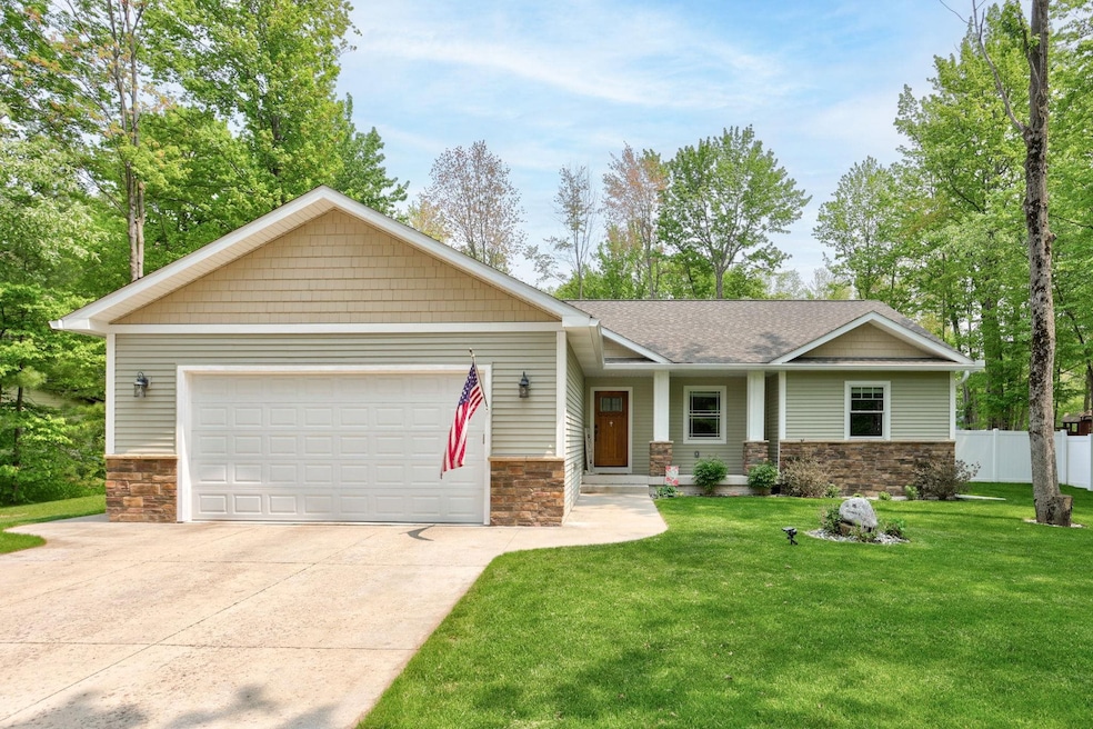 2676 N Jefferson Rd, Midland, MI 48642 - photo 1