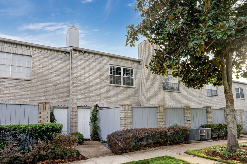 Prime location at the back of the complex past the
