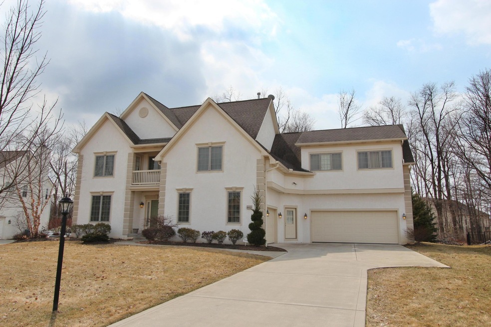 Welcome to 8933 Winding Creek Way