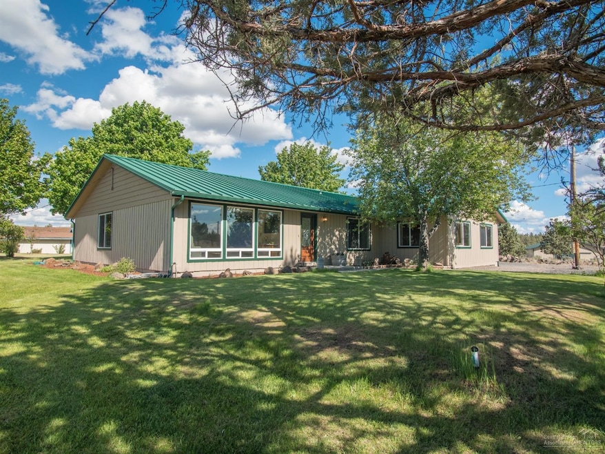 62570 Dixon Loop, Bend, OR 97701 - photo 1