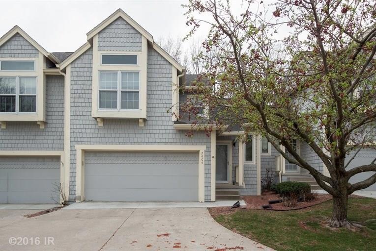 2404 81st Cir, Urbandale, IA 50322 - photo 1