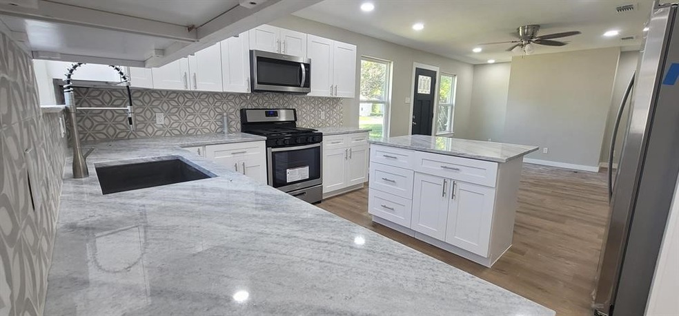 4822 Arvilla Ln, Houston, TX 77021 - photo 1