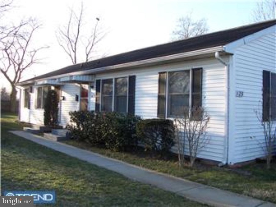 125 Jessup St, Paulsboro, NJ 08066 - photo 1