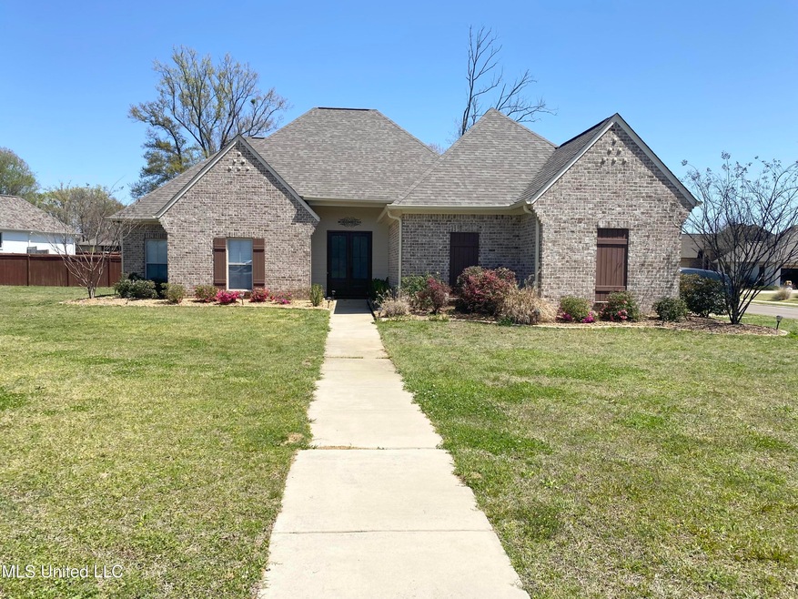 100 Trailbridge Way