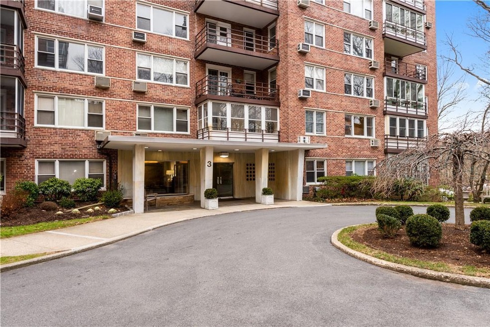 3 Washington Square unit 2A, Larchmont, NY 10538 - photo 1