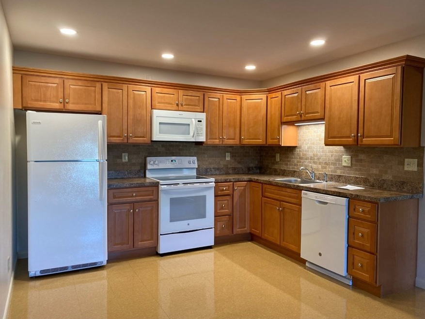 8 Chauncy St unit 45, South Weymouth, MA 02190 - photo 1