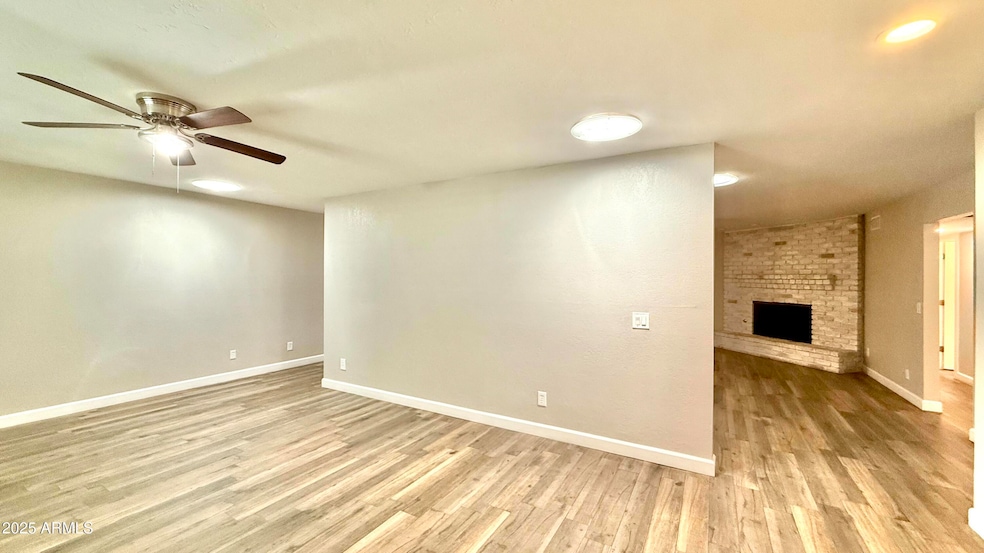 2502 E Sahuaro Dr, Phoenix, AZ 85028 - photo 1