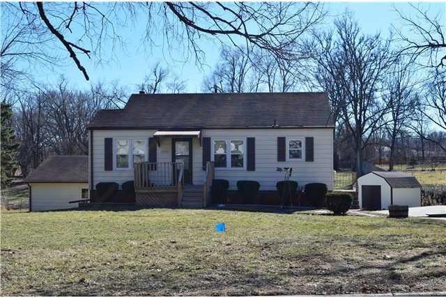 2937 E Douglas Ave, Des Moines, IA 50317 - photo 1