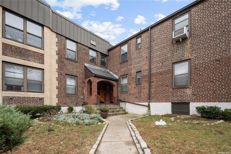 GARDEN STYLE CONDO