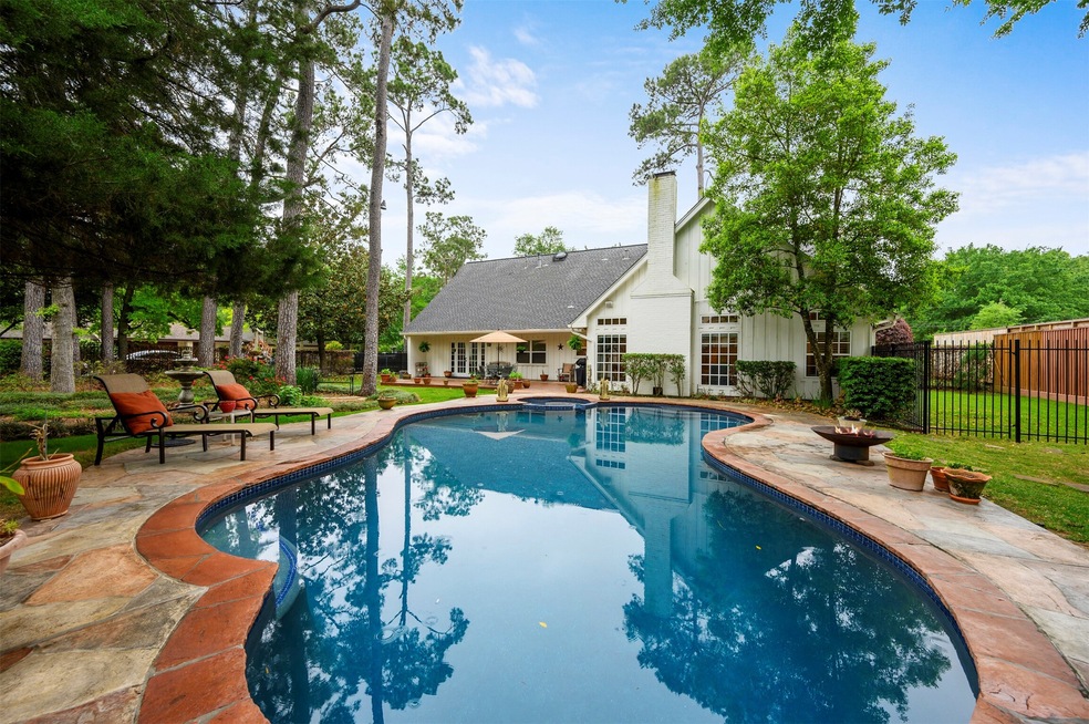 7710 Bellewood Dr, Houston, TX 77055 - photo 1