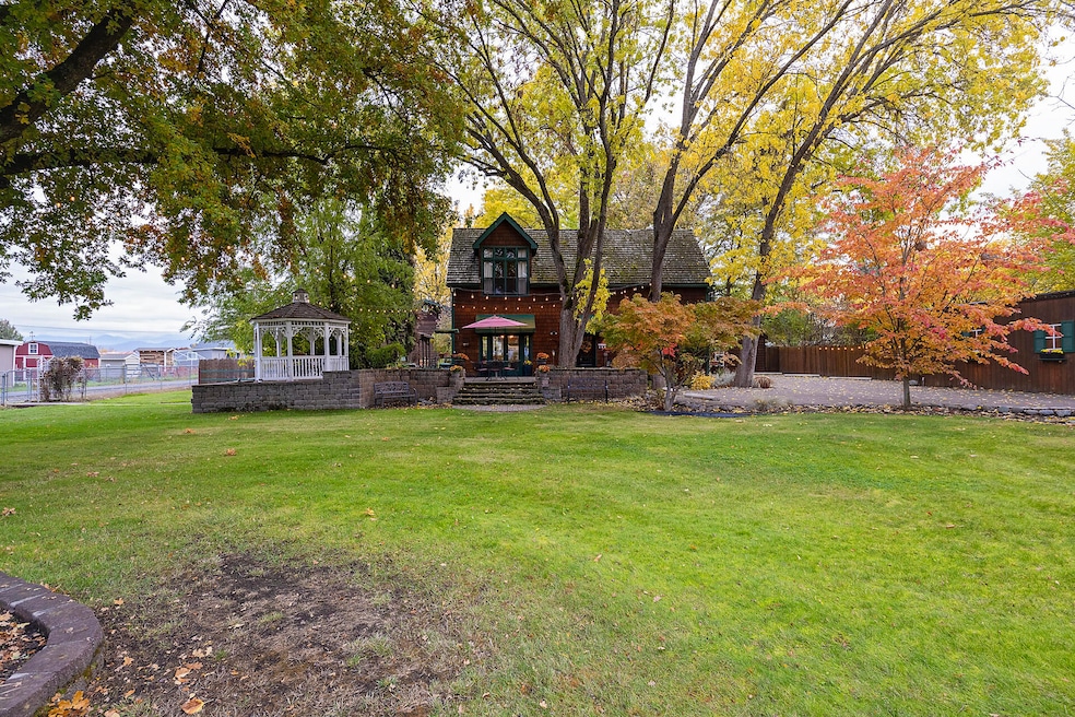 2281 Ross Ln, Medford, OR 97501 - photo 1