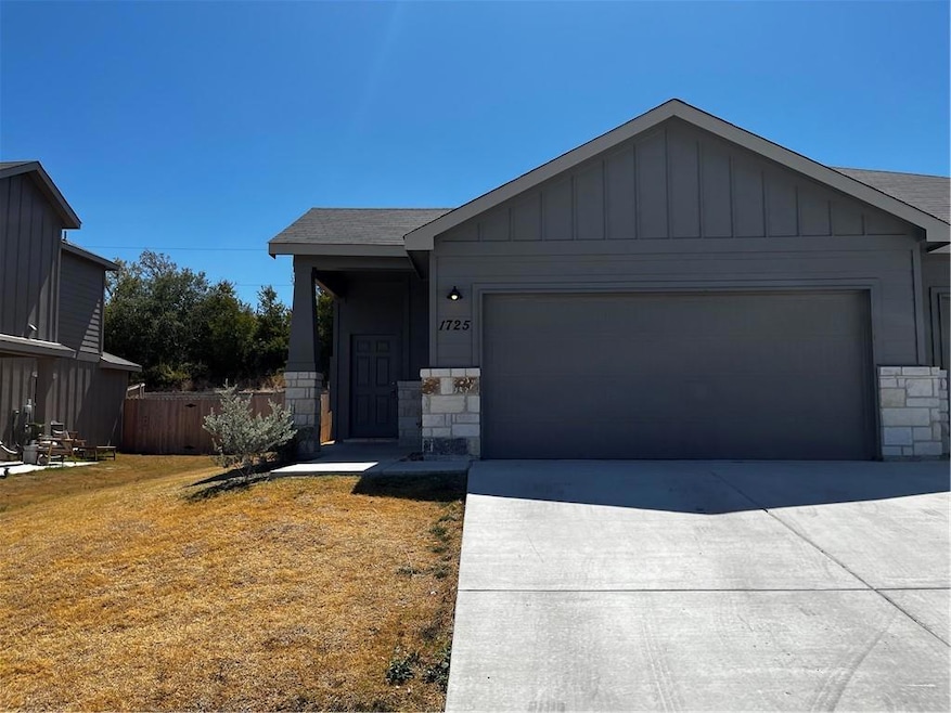 For Rent $1,650/month